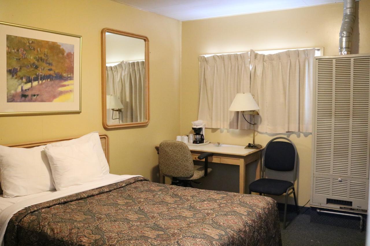 Wakaw Lodge Motel Buitenkant foto