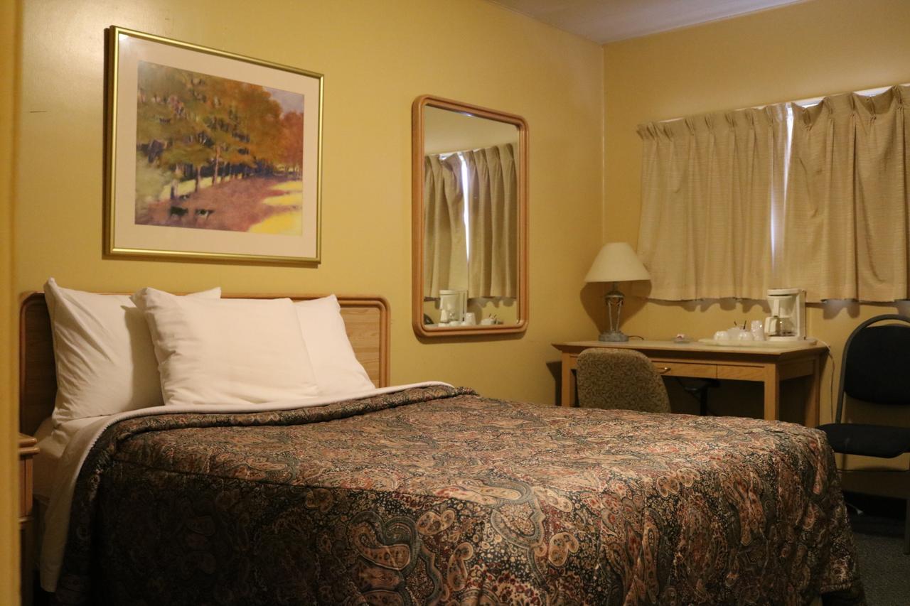 Wakaw Lodge Motel Buitenkant foto